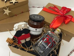 The Merry Cretan: Tsikoudia and Honey for a Merry Christmas