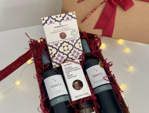 Cretan Wines and Healthy Sweet Snacks Christmas Gift