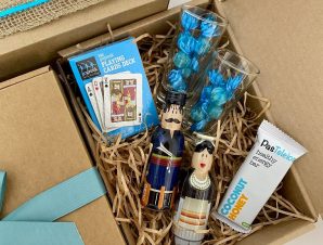 Ouzo Cretan Figures Gift Box