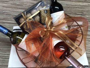 Christmas Gift Basket Melissinos Organic Wines & Honey Treats