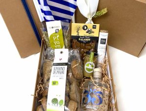 Greek Independence Day Gift Box: Cretan Raki with Meze