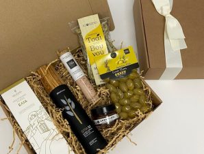 “Enjoy the taste of Greece” Gift Box