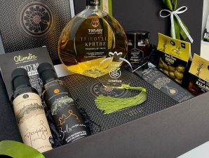 Christmas Gift Box Aged Tsikoudia Toplou & Cretan Deli