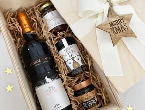 Christmas Gift Box with Aspros Lagos Wine